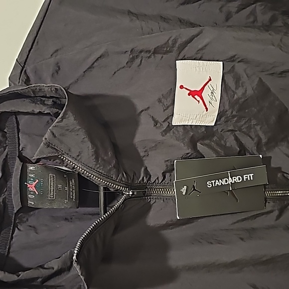 NWT Nike Air Jordan Flight Cropped Wind Breaker (Med) - Picture 2 of 5